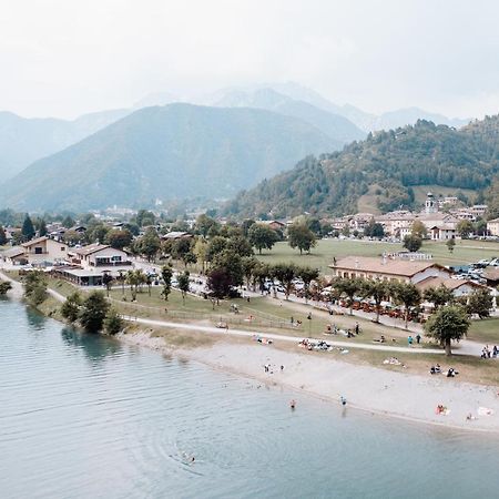 Hotel Da Franco E Adriana Pieve Di Ledro Exteriör bild
