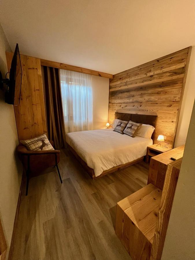 Hotel Da Franco E Adriana Pieve Di Ledro Exteriör bild