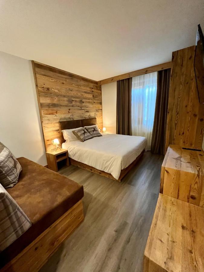 Hotel Da Franco E Adriana Pieve Di Ledro Exteriör bild