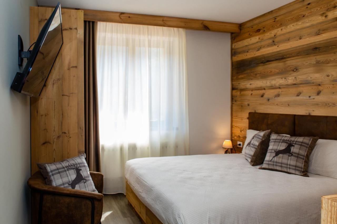 Hotel Da Franco E Adriana Pieve Di Ledro Exteriör bild